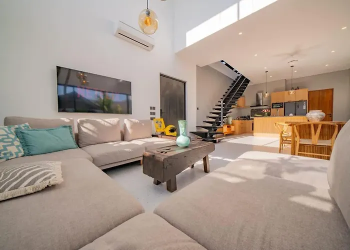 Luxury 4br Private Pool & Sea Horizon Ferienhaus Kerobokan